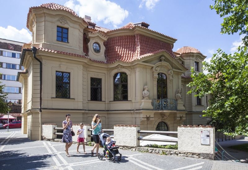 GALERIE PORTHEIMKA CHYSTÁ NA SVATÉHO VÁCLAVA STŘEDOVĚKÉ HODY S KARLEM IV.