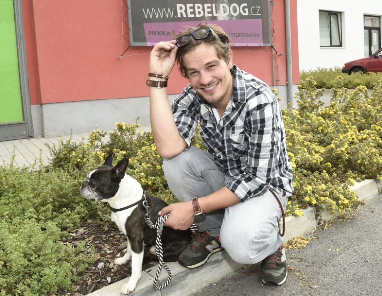 DAVID KRAUS NIKDY NEDÁ DOPUSTIT NA PŘÍTELE HUGA!