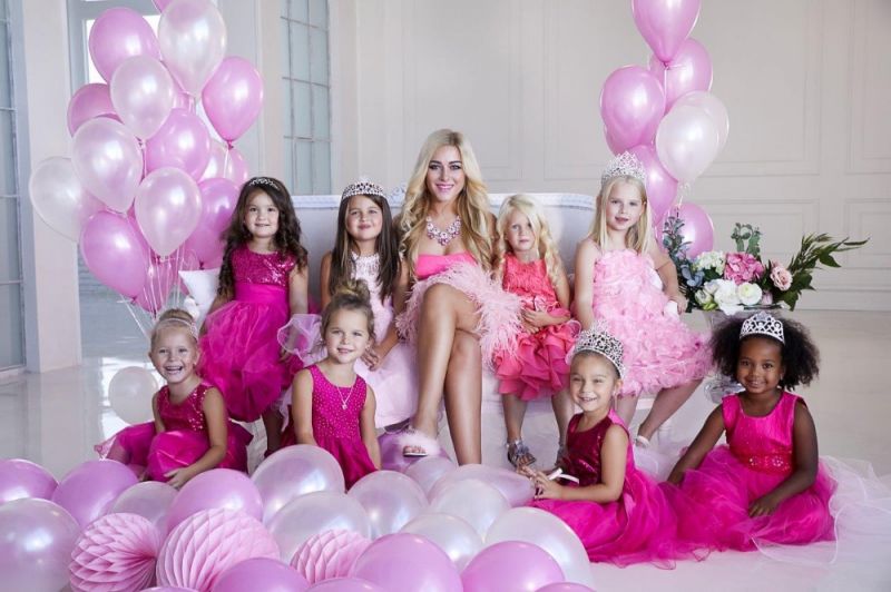 KRÁSNÉ KORUNKY, SPOUSTA CEN, TAK TO JE MISS PRINCESS. MÁTE UŽ LÍSTEK?