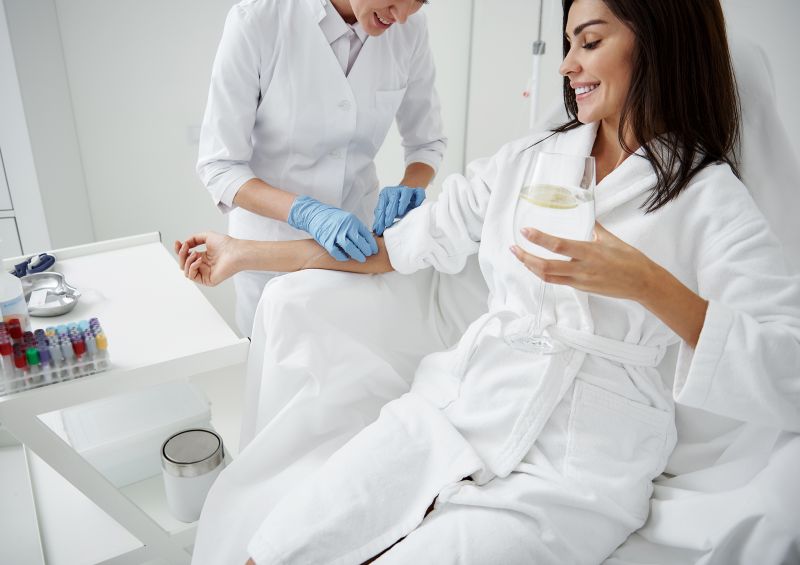 Na klinice A2C pro vás připraví vitamínové infuze na míru!