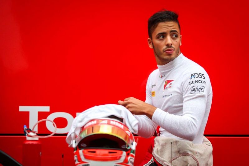 CO NEJRADĚJI PIJÍ PILOTI FORMULE Z ČESKÉ STÁJE?