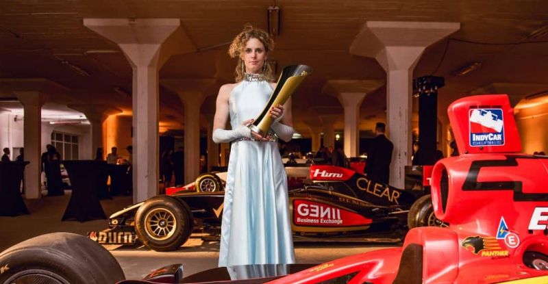 OLGA OLLIE ROUČKOVÁ PŘEVZALA CENU ELIŠKY JUNKOVÉ