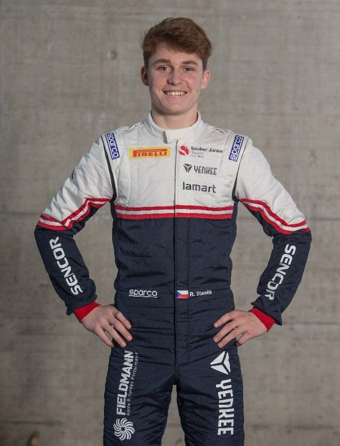STANĚK JUNIOR V PRVNÍM OSTRÉM STARTU V DUBAJI OBSTÁL