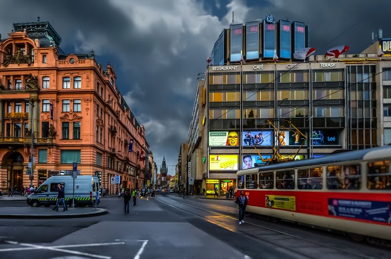 Praha vyhlásila válku vizuálnímu smogu, může mít totiž i závažné dopady na zdraví