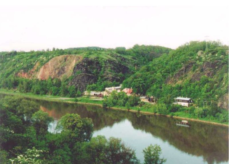Kaňon Vltavy u Sedlce získá vyšší ochranu. Přírodní památka Zámky se rozšíří