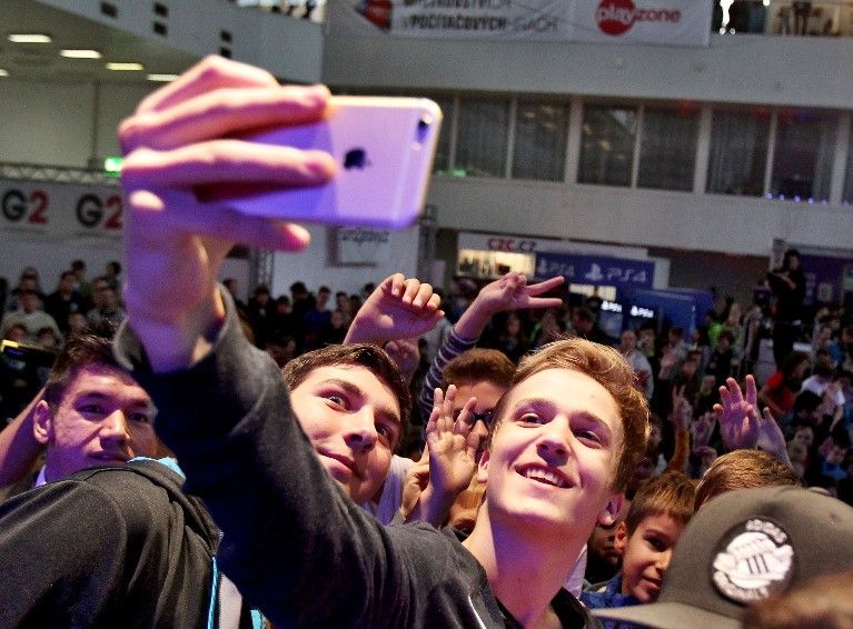 PŘEDNÍ ČEŠTÍ YOUTUBEŘI SE SEJDOU NA FESTIVALU SPORTU, TANCE A ZÁBAVY